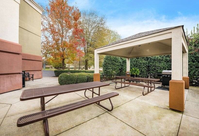 هتل Sonesta Simply Suites Huntsville Research Park