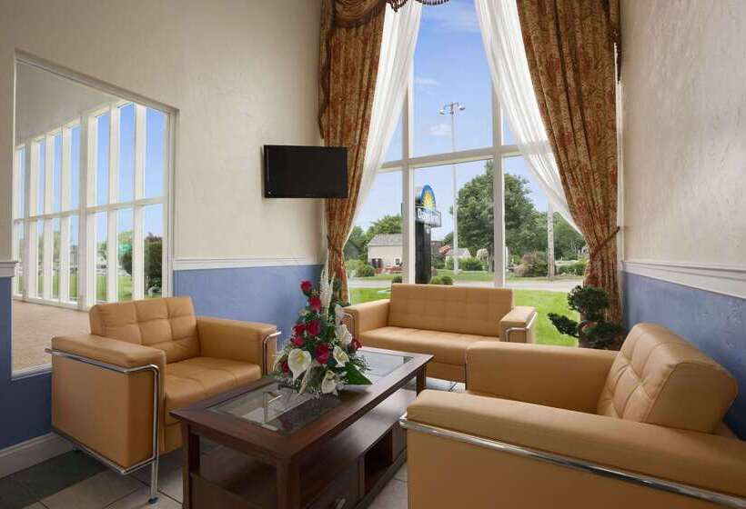 مُتل Days Inn By Wyndham   Cape Cod