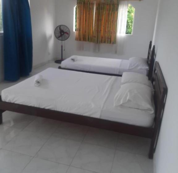 هتل Es Lancers, Melgar