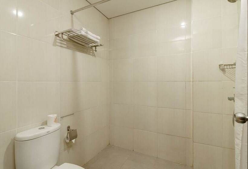 هتل Reddoorz Plus Near Sangkareang Park