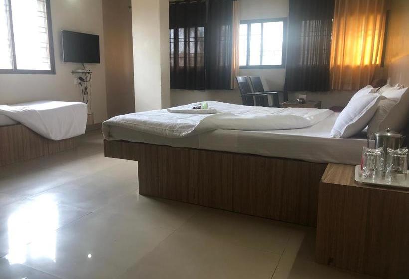 فندق Western Tower