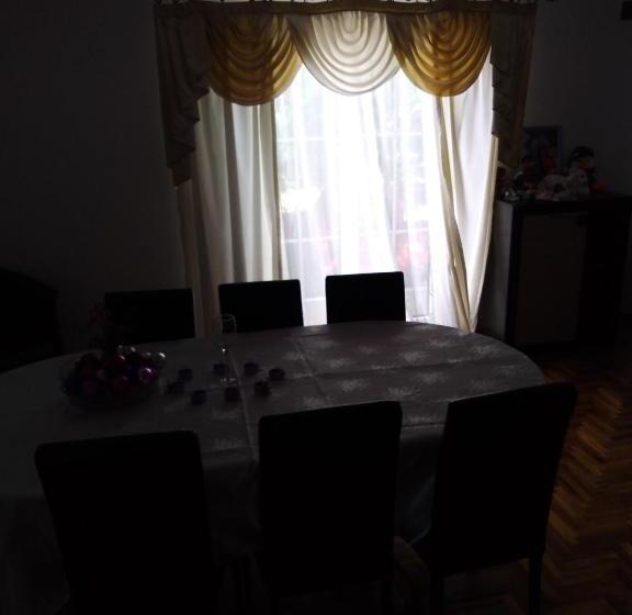 تختخواب و صبحانه Sunce