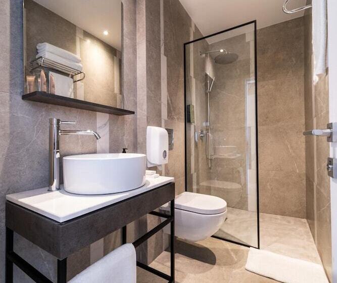 هتل Alinea Suites Limassol Center
