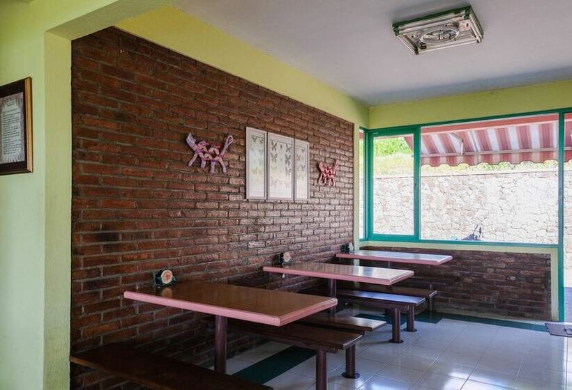 בית מלון כפרי Reddoorz Syariah Near Kopeng Treetop Adventure