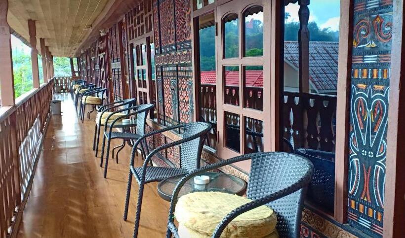 هتل Toraja Torsina