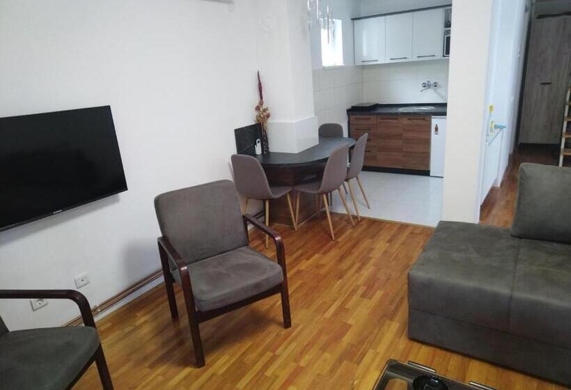 پانسیون Apartmani Pause