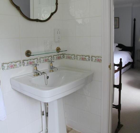 مبيت وإفطار Thistleyhaugh Farmhouse