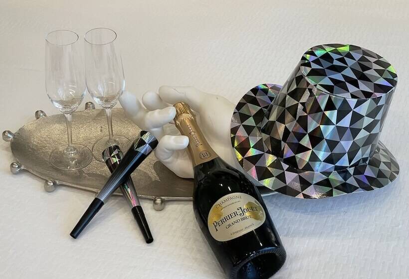 Hall Arts Hotel Dallas, Curio Collection By Hilton