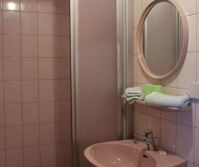 ペンション Genussgasthof Willenshofer