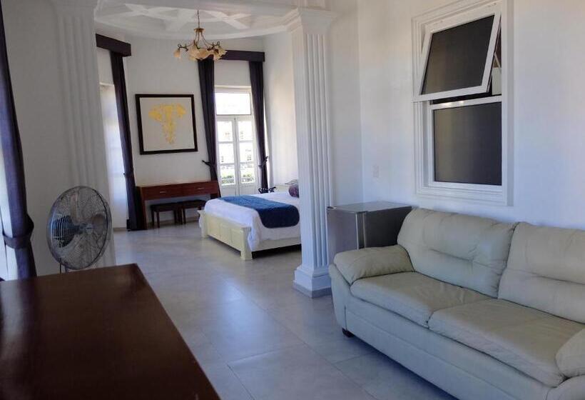 فندق Estancia Real