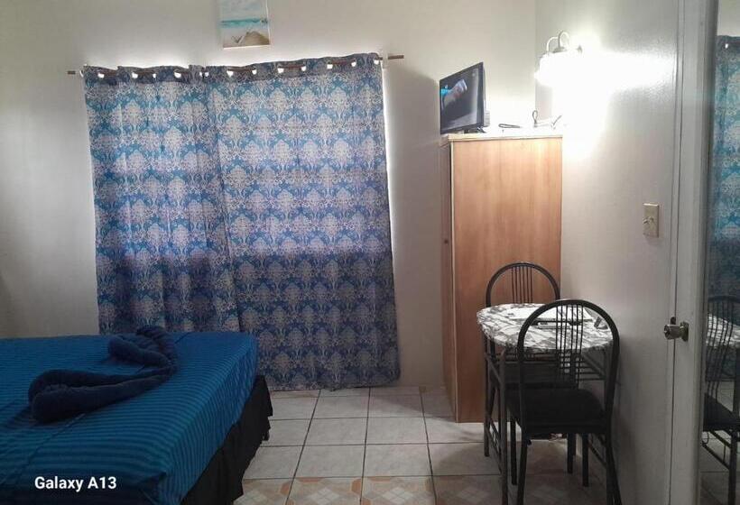 پانسیون Beverley's Guest House, Nevis