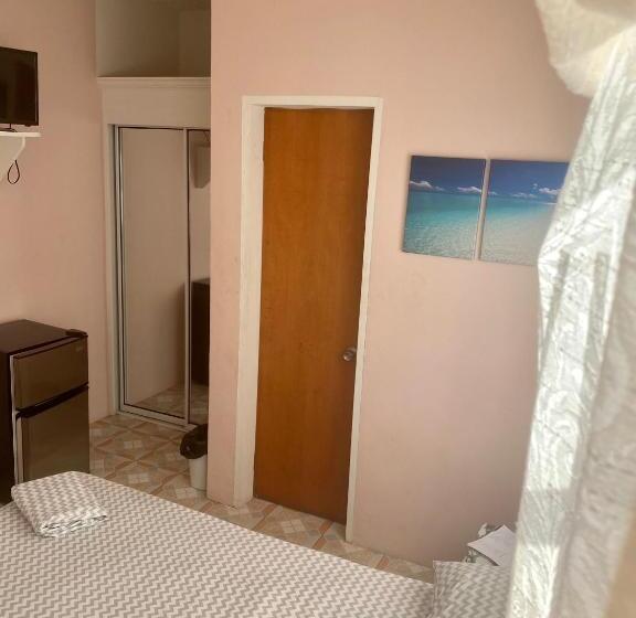 پانسیون Beverley's Guest House, Nevis