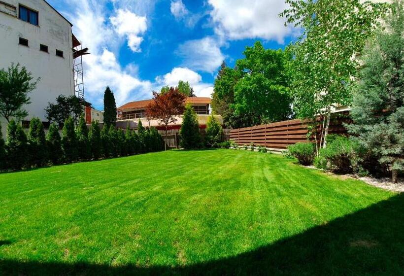 Elis Residence