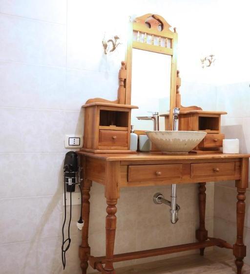 تختخواب و صبحانه Tra I Campi Di Papaveri