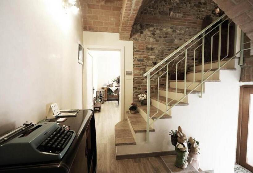 تختخواب و صبحانه Tra I Campi Di Papaveri