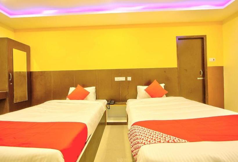 Отель Oyo 29844 Joliday Inn