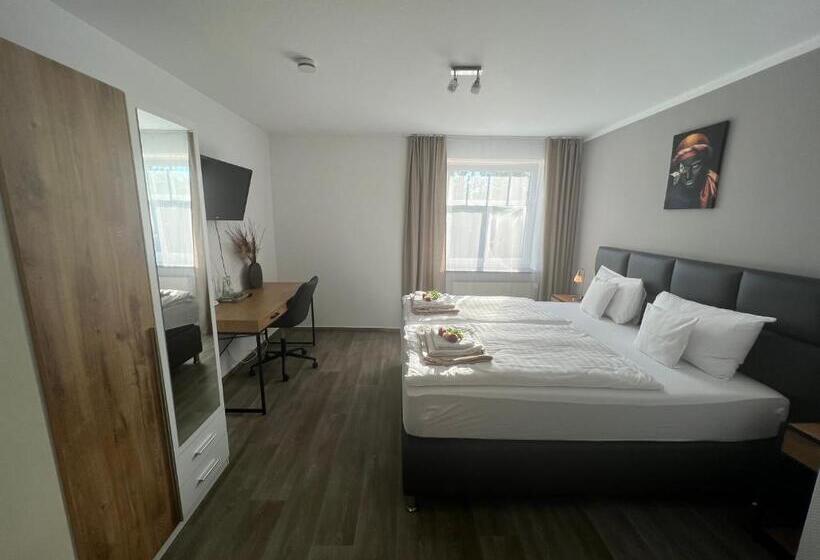 فندق Restaurant Zum Landmann