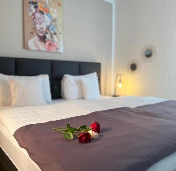 فندق Restaurant Zum Landmann