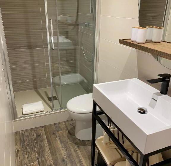 بنسيون Restaurant Gautard   Chambres D Hôtes Les Tavaillons