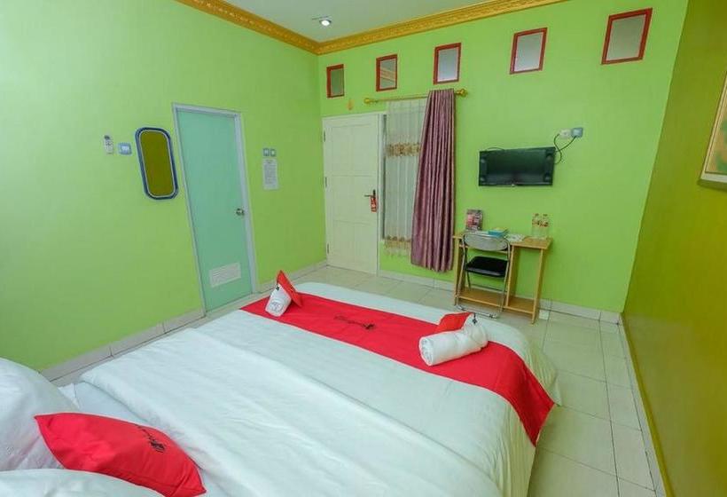 پانسیون Reddoorz Syariah Near Syamsudin Noor Airport 2