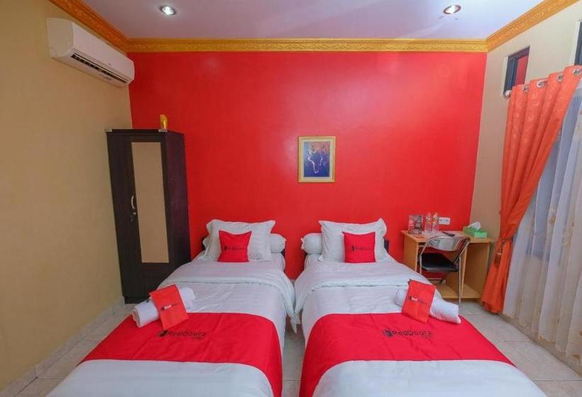 پانسیون Reddoorz Syariah Near Syamsudin Noor Airport 2