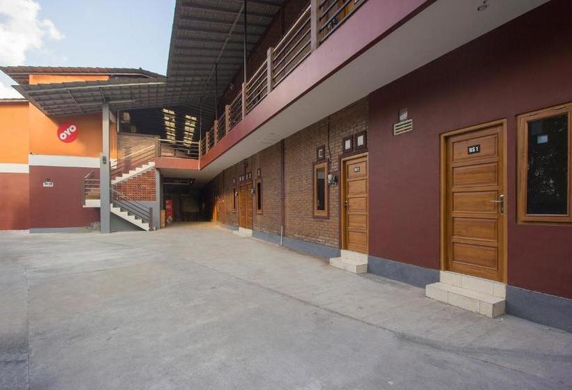 هتل Oyo 952 Annisa Syariah Residence