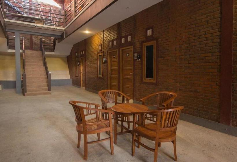 هتل Oyo 952 Annisa Syariah Residence