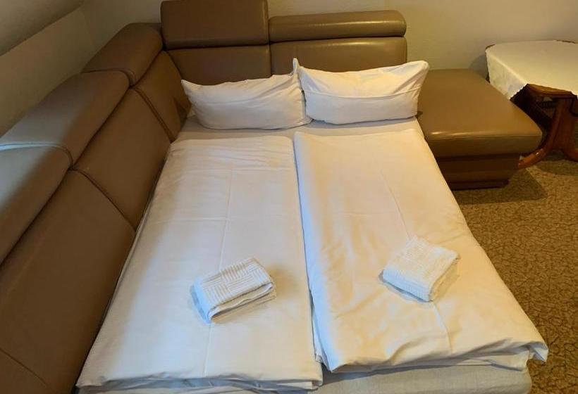 בית מלון כפרי & Restaurant Schenk Von Landsberg