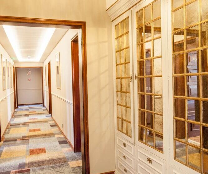 پانسیون Luzeiros Suites