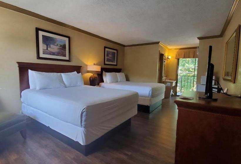 Colonial House Motel