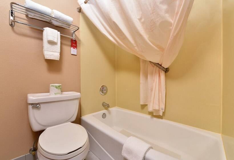 فندق Baymont By Wyndham Blackwell I35