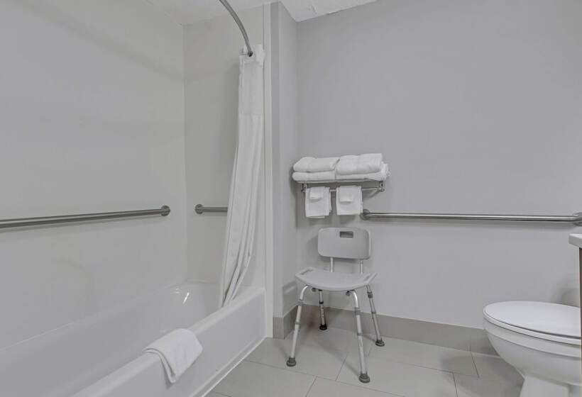 هتل Baymont By Wyndham North Myrtle Beach