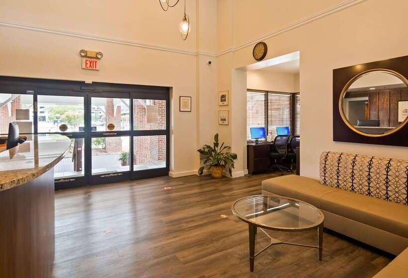 هتل Best Western Plus Coastline Inn