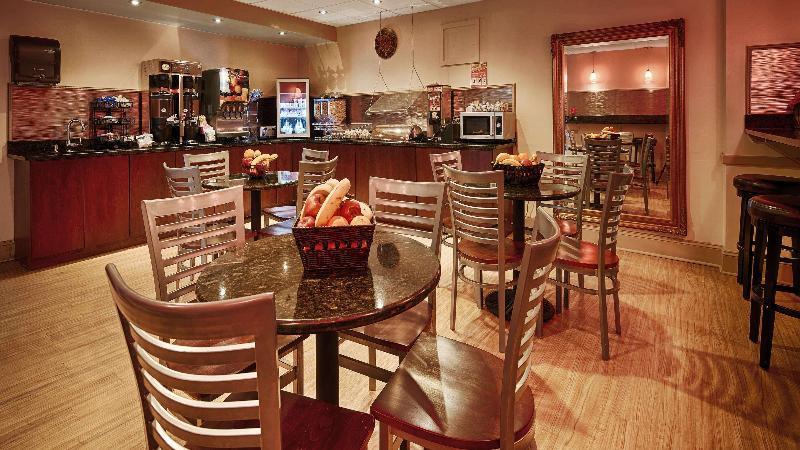 هتل Best Western Plus Coastline Inn