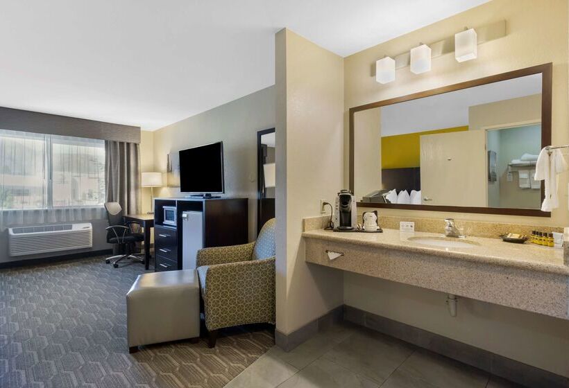 Отель Best Western Plus Wenatchee Downtown