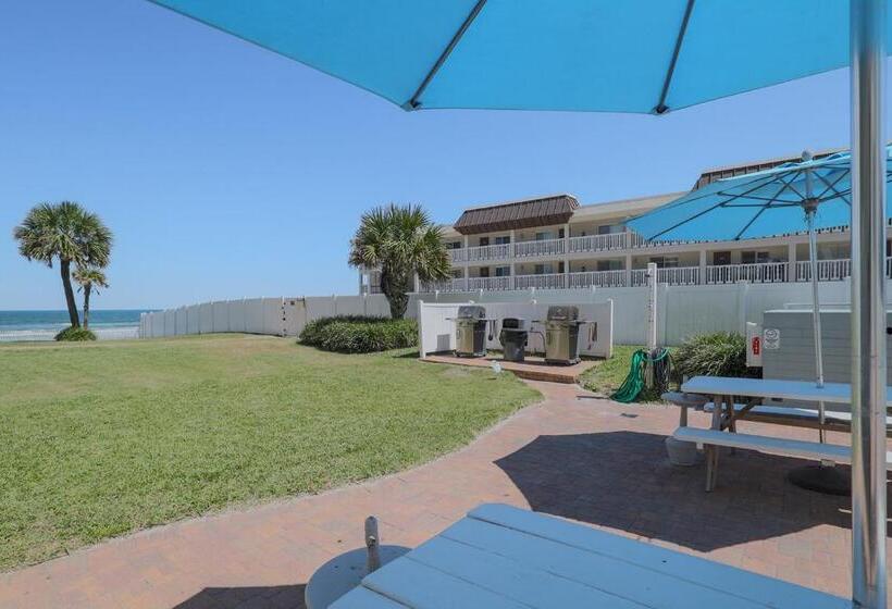 فندق Coastal Waters