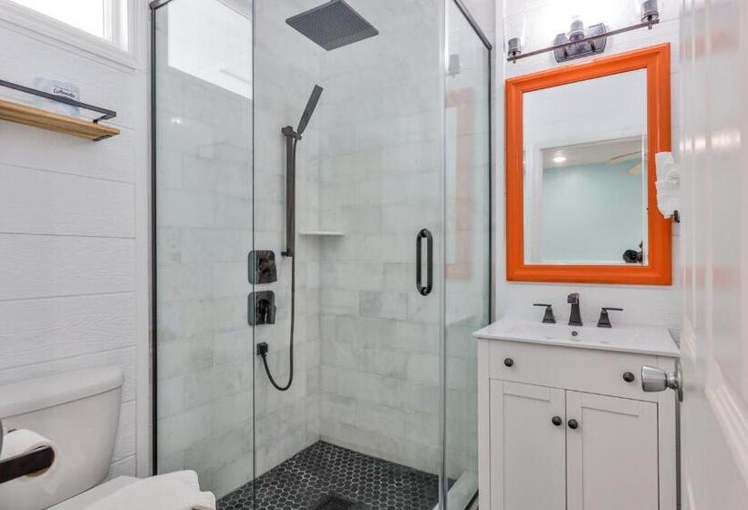 فندق Coastal Waters