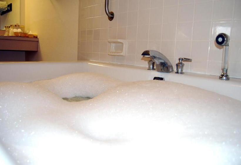 בית מלון כפרי Columbus Inn