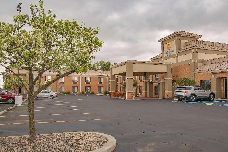 בית מלון כפרי Comfort Inn Huntington Near University