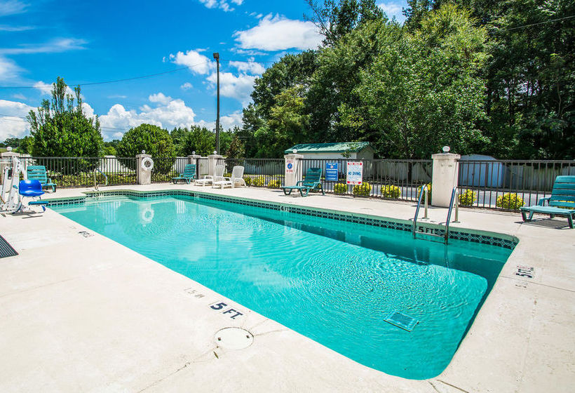 هتل Super 8 By Wyndham Montgomery I65