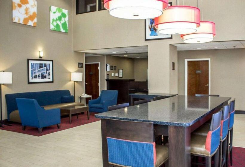 ホテル Comfort Inn & Suites Fuquay Varina