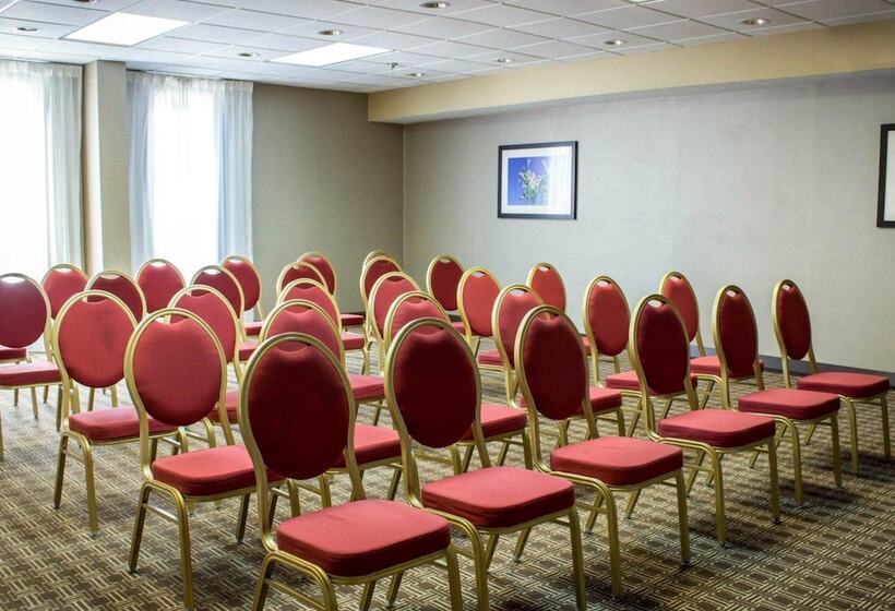 ホテル Comfort Inn & Suites Fuquay Varina