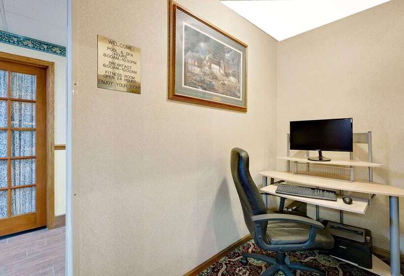 هتل Days Inn By Wyndham North Sioux City