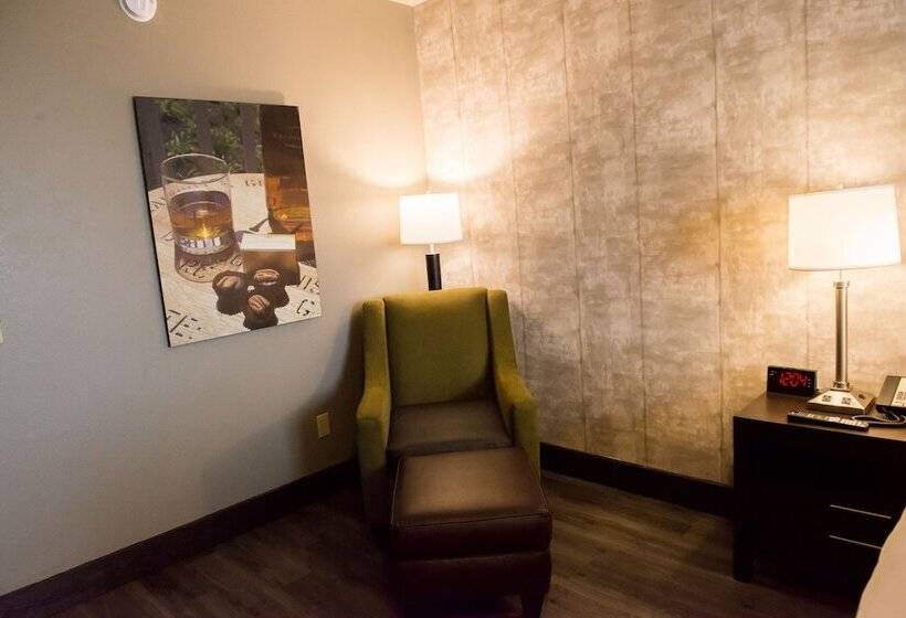 בית מלון כפרי Distill Inn