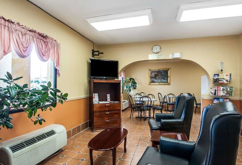 هتل Econo Lodge Inn & Suites I20, Exit 73