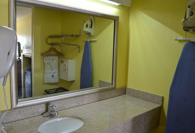 فندق Econo Lodge