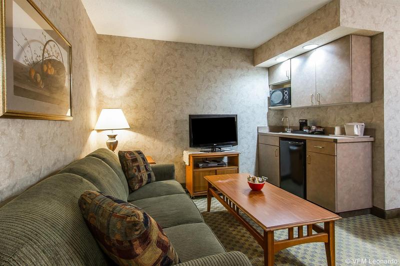 בית מלון כפרי Everspring Inn & Suites