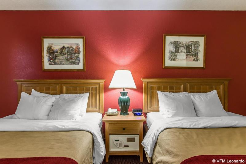 酒店 Everspring Inn & Suites