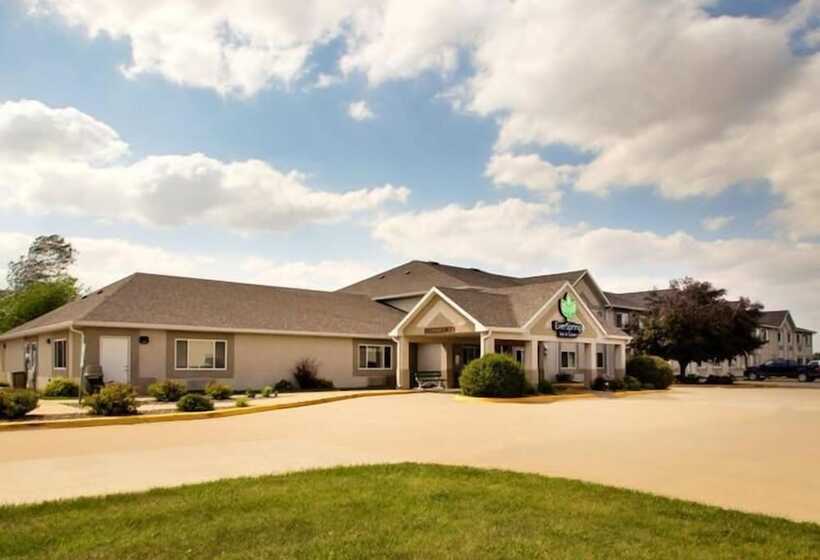 בית מלון כפרי Everspring Inn & Suites