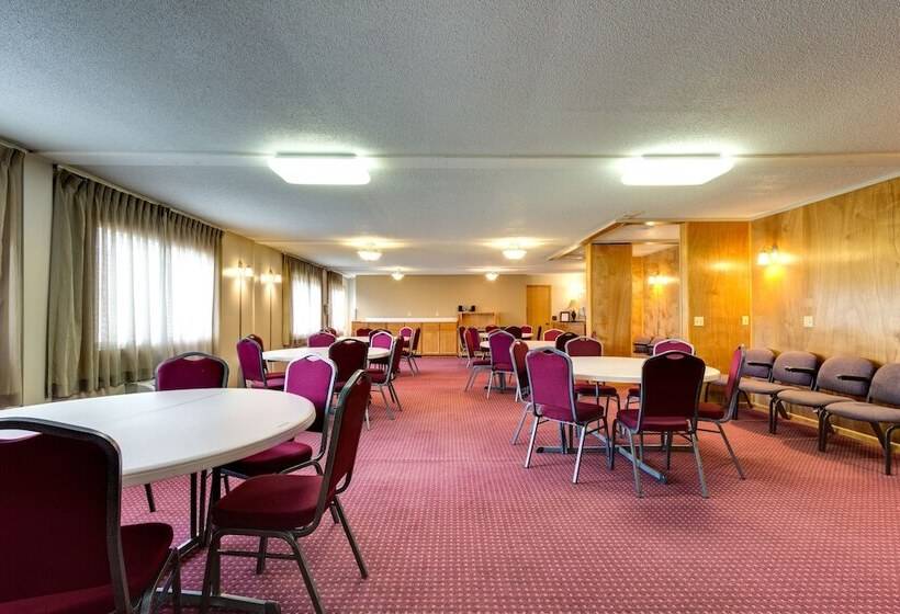 فندق Fireside Inn And Suites